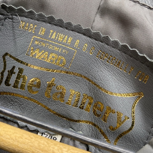 The Tannery for Montgomery Wards vintage leather coat. - Picture 5 of 8